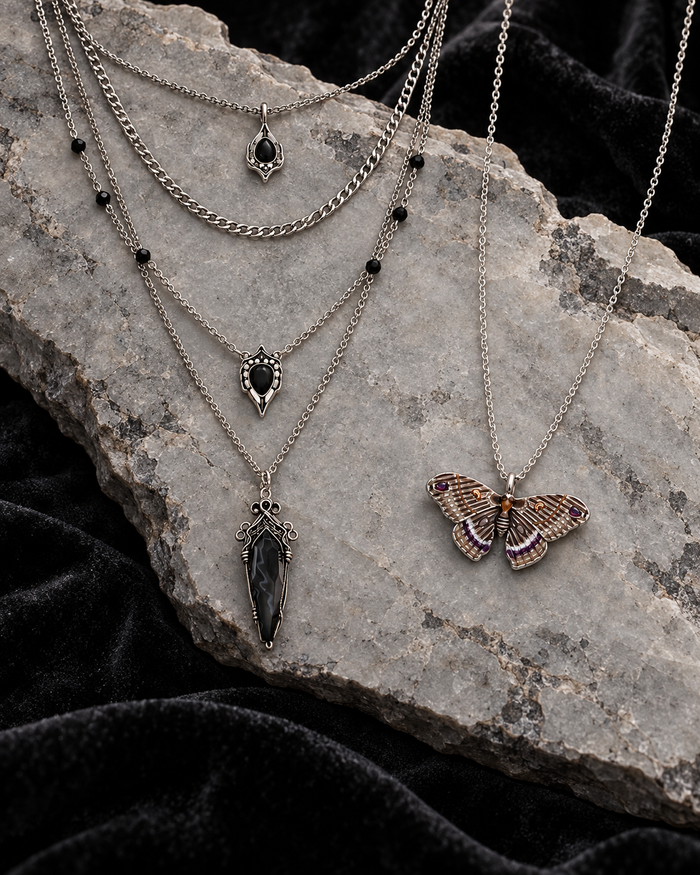 Necklaces & Chokers