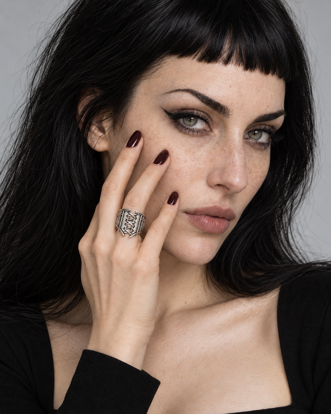 Elorin Corset Ring — worn by an adult AI model