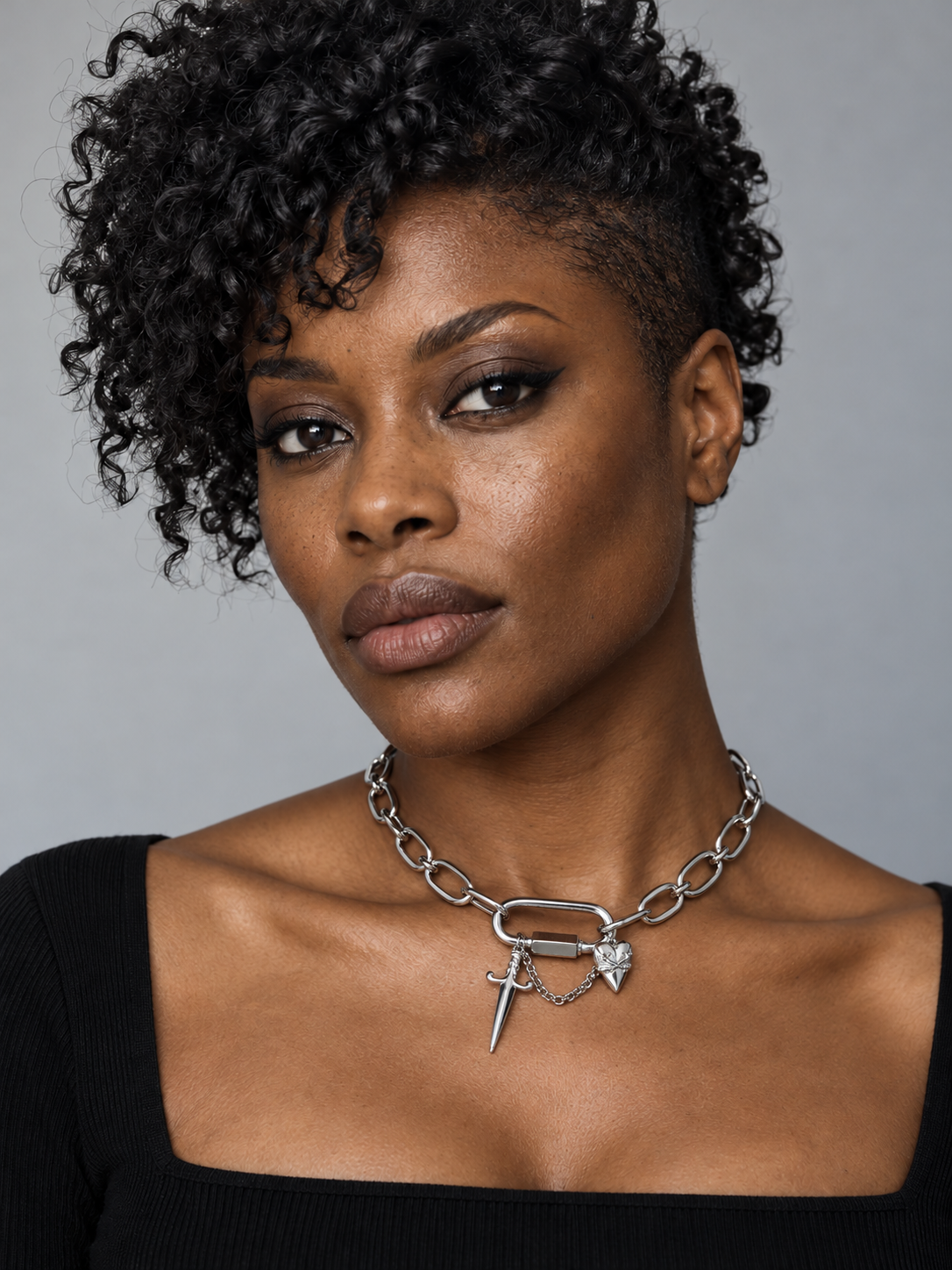 Hurnix Dagger Heart Necklace — Noctimoth adult model view